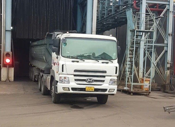Phim Cách Nhiệt M-850 - Kính Lái Phản Quang Ánh Vàng