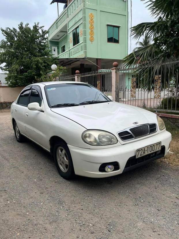 Kính lái màu ghi tráng gương mã M-900X Dán phim cách nhiệt kính lái chuyên nghiệp