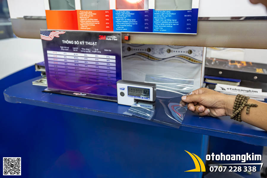 Kiểm tra thông số kỹ thuật bằng máy đo chuyên dụng để đảm bảo chất lượng