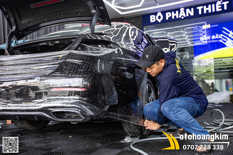 Dán PPF là lựa chọn bảo vệ giá trị lâu dài cho ô tô mà hầu hết chủ xe sang đều lựa chọn hiện nay